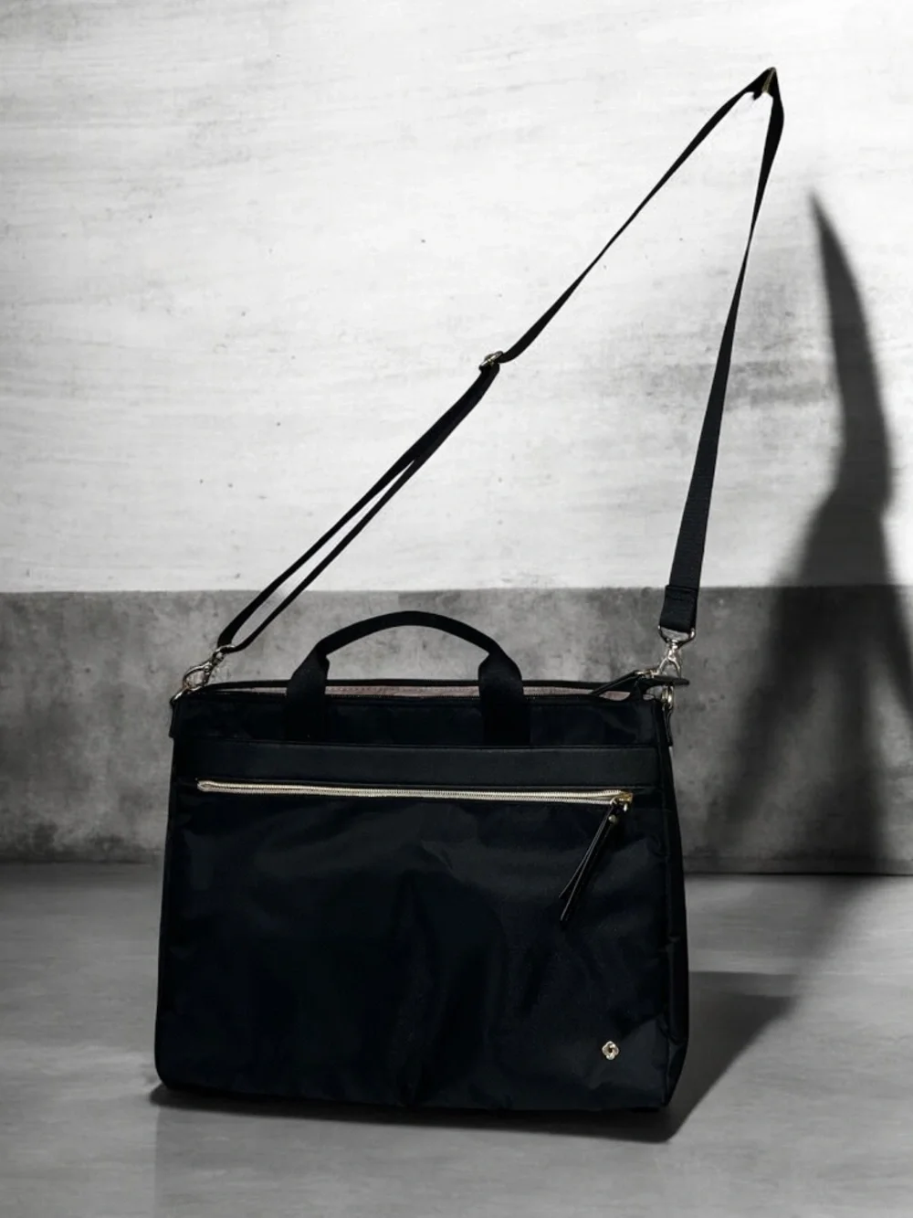 Samsonite Unisex Black Laptop Messenger Bag
